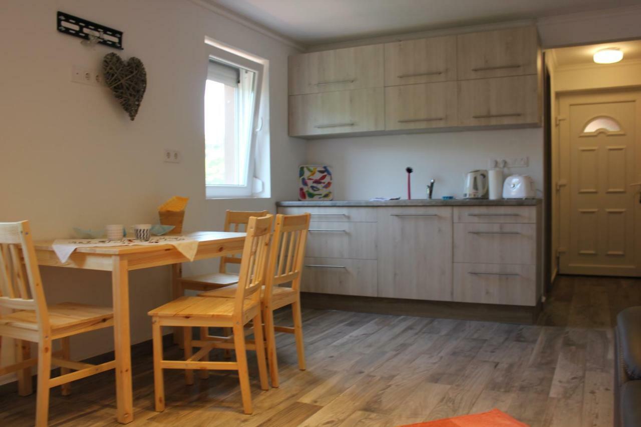 Magnolia Apartman Apartment Siofok Exterior photo